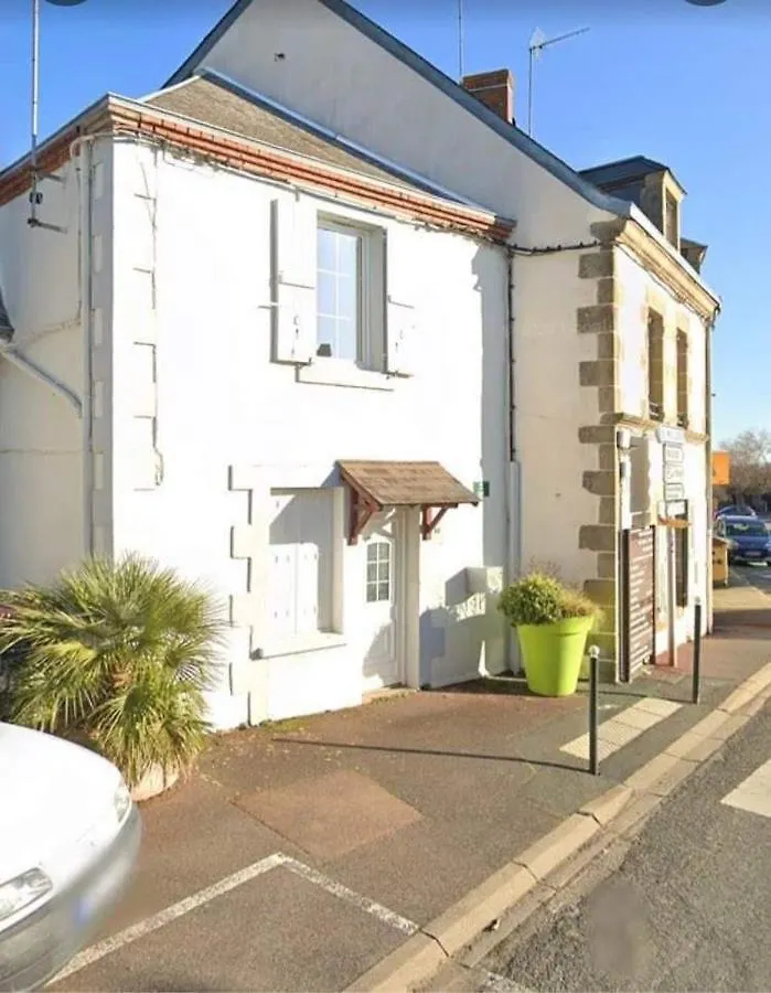 Holiday home Maison Independante Noyant-d'Allier France